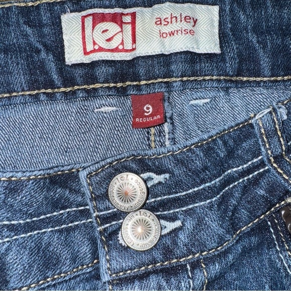 L.E.I. Women's 9 Regular Ashley Lowrise Distressed Leather Braided Pocket Jeans - Picture 6 of 10